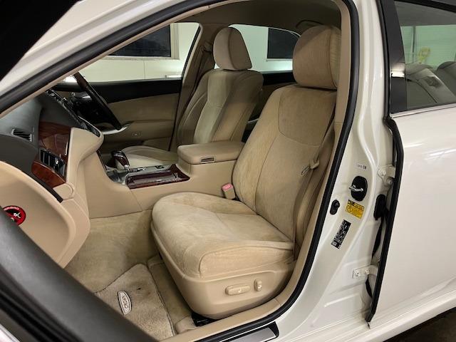 クラウン ２．５ロイヤルサルーンｉ－Ｆｏｕｒ　プレミアムＥＤ　本州仕入　後期型　Ｂｌｕｅｔｏｏｔｈ　純正ＨＤＤナビ　フルセグ地デジ　ＤＶＤ再生　ミュージックサーバー　バック＆サイドカメラ　クルーズコントロール　両席パワーシート　前後コーナーセンサー　純正ＥＴＣ（28枚目）