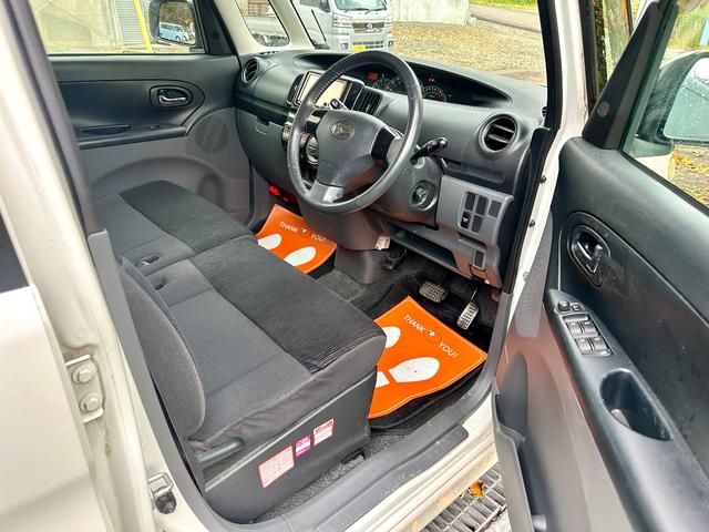 タント カスタムＶセレクション　４ＷＤ　　タイミングチェーン車　エンジンスターター　ＨＩＤ　楽ナビ　ワンセグテレビ　スマートキー　夏冬アルミ（19枚目）