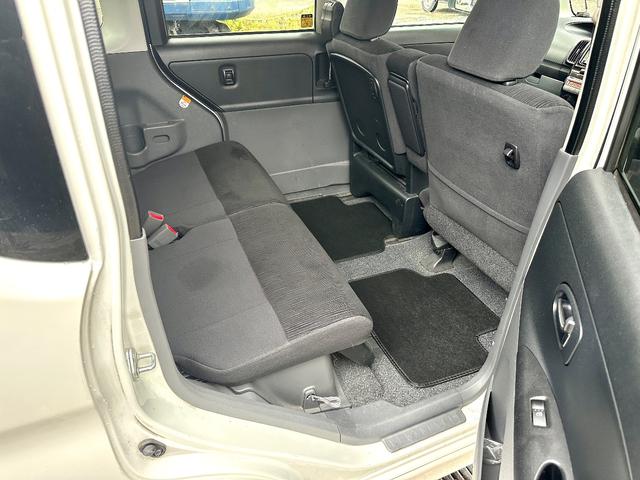 タント カスタムＶセレクション　４ＷＤ　　タイミングチェーン車　エンジンスターター　ＨＩＤ　楽ナビ　ワンセグテレビ　スマートキー　夏冬アルミ（22枚目）