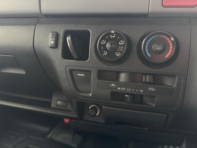 ハイエースワゴン ＤＸ　ＡＴ／４ＷＤ　ＦＦヒーター　Ｂｌｕ－ｒａｙ内臓地デジＴＶ　リン酸リチウムイオンバッテリー　１２Ｖ２００Ａｈ装備　キッチン　常設２段ベット　冷蔵庫（17枚目）