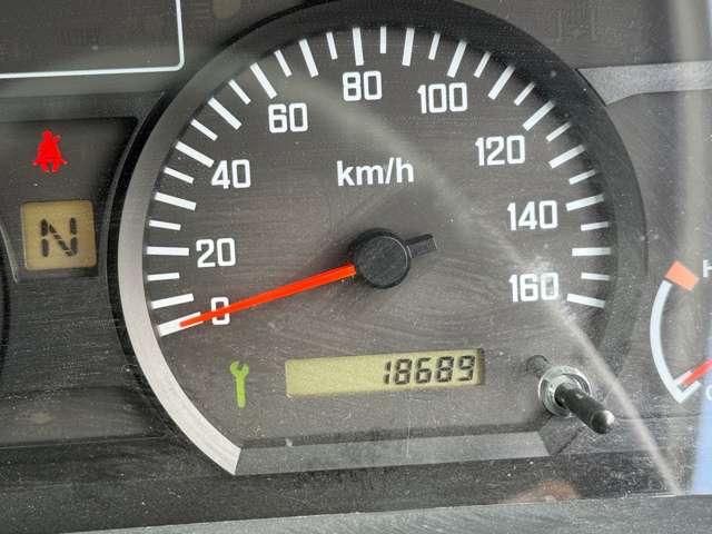 タイタントラック フルワイドロー　４ＷＤ　インタークラーラーターボディーゼル　スムーサＥＸ　１．５ｔ積　アーム式パワーゲート付　幌車　キーレス　４ナンバー　シャーシー塗装　スタッドレスタイヤ（ホイール付）付（12枚目）