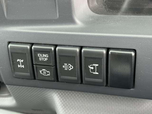 タイタントラック フルワイドロー　４ＷＤ　インタークラーラーターボディーゼル　スムーサＥＸ　１．５ｔ積　アーム式パワーゲート付　幌車　キーレス　４ナンバー　シャーシー塗装　スタッドレスタイヤ（ホイール付）付（17枚目）