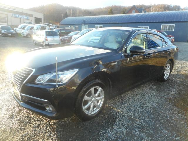 クラウンハイブリッド ロイヤル　Ｆｏｕｒ　４ＷＤ　ハイブリッド　ＨＩＤ　純正ナビ　ＴＶ　バックカメラ　ＥＴＣ　ＶＳＣ　法人ワンオーナー　シャーシーアンダーガード塗装施工済み（4枚目）