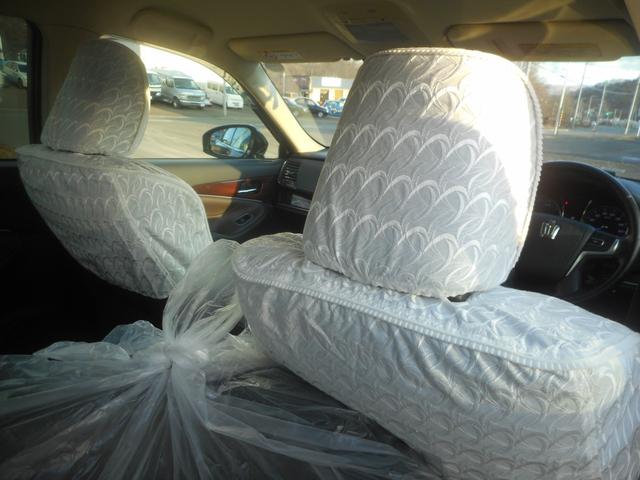 クラウンハイブリッド ロイヤル　Ｆｏｕｒ　４ＷＤ　ハイブリッド　ＨＩＤ　純正ナビ　ＴＶ　バックカメラ　ＥＴＣ　ＶＳＣ　法人ワンオーナー　シャーシーアンダーガード塗装施工済み（14枚目）