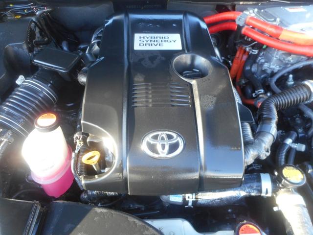 クラウンハイブリッド ロイヤル　Ｆｏｕｒ　４ＷＤ　ハイブリッド　ＨＩＤ　純正ナビ　ＴＶ　バックカメラ　ＥＴＣ　ＶＳＣ　法人ワンオーナー　シャーシーアンダーガード塗装施工済み（19枚目）
