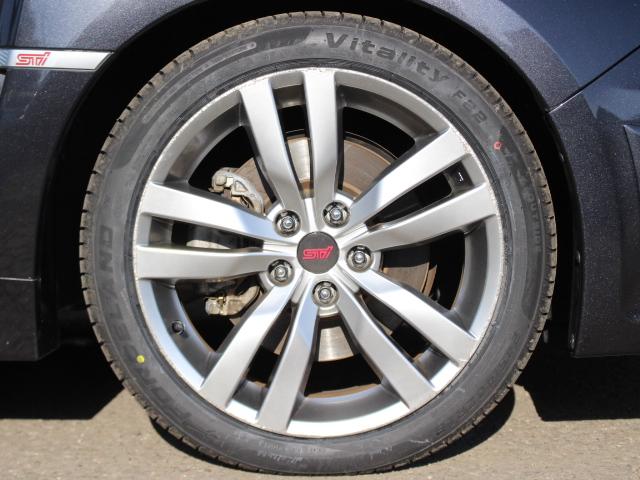 インプレッサ ＷＲＸ　ＳＴＩ　Ａライン　４ＷＤターボ　本州仕入れ　走行距離７．２万キロ　大型リアスポイラー　ＳＴＩサスペンション＆トランクスポイラー　ＳＴＩ１８ＡＷ　新品夏タイヤ　ナビＴＶ　バックカメラ　クルーズコントロール　パドルシフト（12枚目）