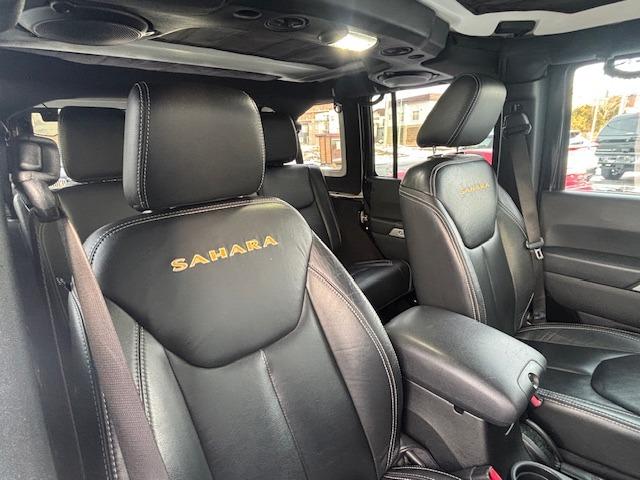 ジープ・ラングラーアンリミテッド サハラ　４ＷＤ　ディーラー車　ナビ　地デジ　サイドカメラ　バックカメラ　オーバーフェンダー　ホイール２０インチ　タイヤ３３×１２．５Ｒ２０　メッキパーツ（27枚目）