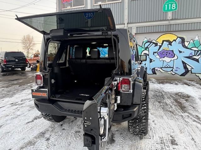ジープ・ラングラーアンリミテッド サハラ　４ＷＤ　ディーラー車　ナビ　地デジ　サイドカメラ　バックカメラ　オーバーフェンダー　ホイール２０インチ　タイヤ３３×１２．５Ｒ２０　メッキパーツ（37枚目）