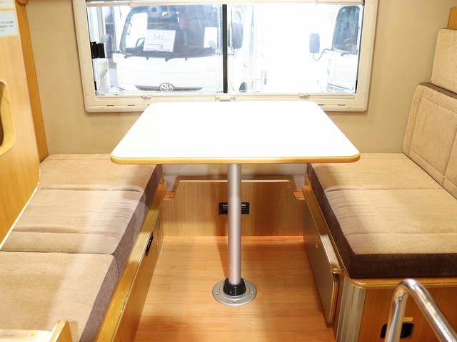 ボンゴトラック 　キャンピング　マンボウイヴ　４ＷＤ　ＦＦヒーター　サブＢＴ　インバーター３５０Ｗ１５００Ｗ　ルーフベント　シンク　電子レンジ　ＤＣ冷蔵庫　給排水ポリ１０Ｌ　１９型ＴＶ　地デジアンテナ　マルチルーム（4枚目）