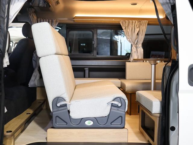 ハイエースワゴン 　キャンピング　ＦＯＣＳ　ＤＳ－Ｆ　４ＷＤ　ベバストＦＦヒーター　ツインサブバッテリー　インバーター１５００Ｗ　エンゲルＤＣ冷蔵庫　ＭＡＸＦＡＮ　フリップＤモニター　ナビ切替　ナビ連動　純正エンスタ（6枚目）