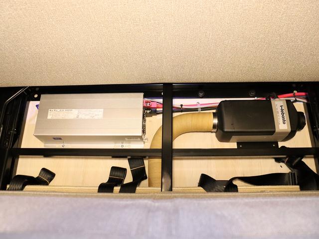 ハイエースワゴン 　キャンピング　ＦＯＣＳ　ＤＳ－Ｆ　４ＷＤ　ベバストＦＦヒーター　ツインサブバッテリー　インバーター１５００Ｗ　エンゲルＤＣ冷蔵庫　ＭＡＸＦＡＮ　フリップＤモニター　ナビ切替　ナビ連動　純正エンスタ（10枚目）