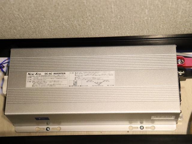 ハイエースワゴン 　キャンピング　ＦＯＣＳ　ＤＳ－Ｆ　４ＷＤ　ベバストＦＦヒーター　ツインサブバッテリー　インバーター１５００Ｗ　エンゲルＤＣ冷蔵庫　ＭＡＸＦＡＮ　フリップＤモニター　ナビ切替　ナビ連動　純正エンスタ（11枚目）