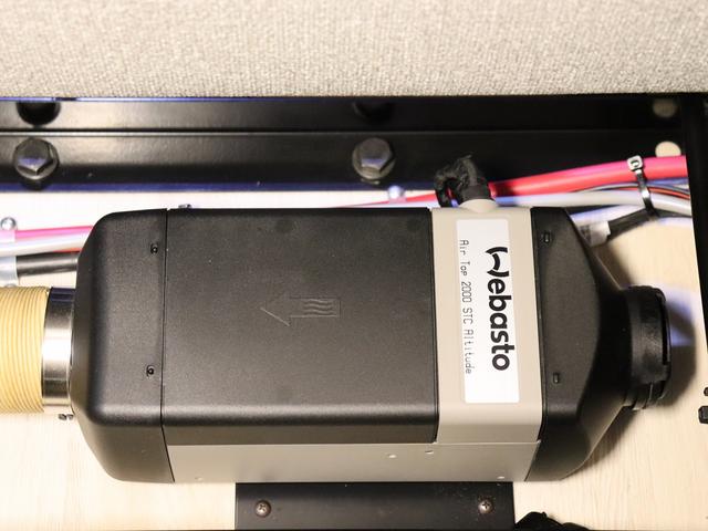 ハイエースワゴン 　キャンピング　ＦＯＣＳ　ＤＳ－Ｆ　４ＷＤ　ベバストＦＦヒーター　ツインサブバッテリー　インバーター１５００Ｗ　エンゲルＤＣ冷蔵庫　ＭＡＸＦＡＮ　フリップＤモニター　ナビ切替　ナビ連動　純正エンスタ（12枚目）