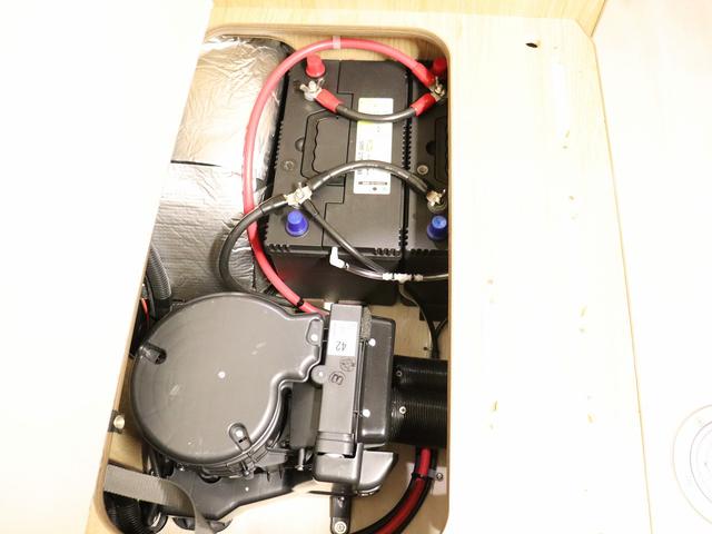 ハイエースワゴン 　キャンピング　ＦＯＣＳ　ＤＳ－Ｆ　４ＷＤ　ベバストＦＦヒーター　ツインサブバッテリー　インバーター１５００Ｗ　エンゲルＤＣ冷蔵庫　ＭＡＸＦＡＮ　フリップＤモニター　ナビ切替　ナビ連動　純正エンスタ（21枚目）