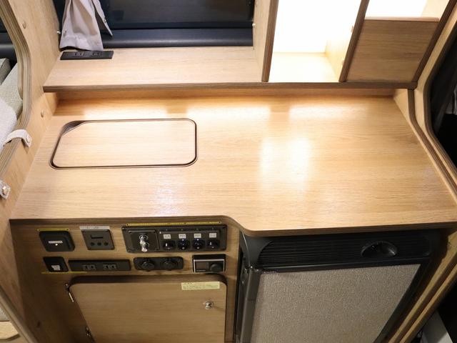 ハイエースワゴン 　キャンピング　ＦＯＣＳ　ＤＳ－Ｆ　４ＷＤ　ベバストＦＦヒーター　ツインサブバッテリー　インバーター１５００Ｗ　エンゲルＤＣ冷蔵庫　ＭＡＸＦＡＮ　フリップＤモニター　ナビ切替　ナビ連動　純正エンスタ（32枚目）