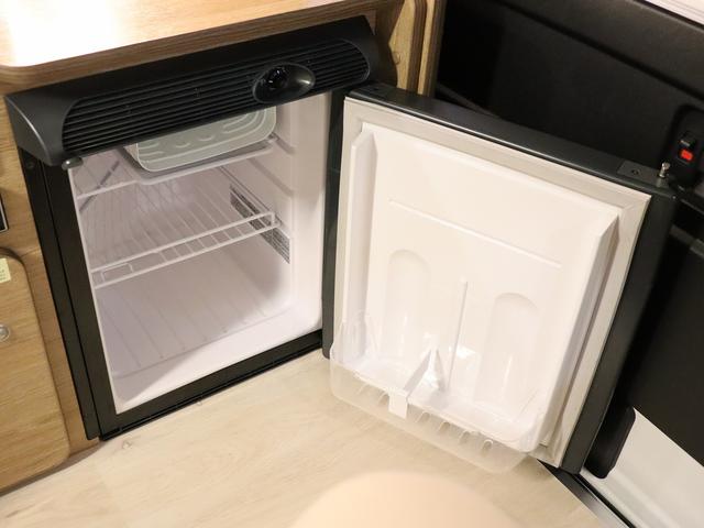 ハイエースワゴン 　キャンピング　ＦＯＣＳ　ＤＳ－Ｆ　４ＷＤ　ベバストＦＦヒーター　ツインサブバッテリー　インバーター１５００Ｗ　エンゲルＤＣ冷蔵庫　ＭＡＸＦＡＮ　フリップＤモニター　ナビ切替　ナビ連動　純正エンスタ（41枚目）
