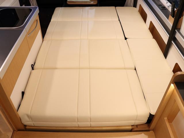 ハイエースバン 　キャンピング　バーデングランデ　４ＷＤ　ＦＦヒーター　家庭用ＡＣ　トリプルサブ　インバーター１５００Ｗ　エアロソーラー　ＭＡＸＦＡＮ　電子レンジ　縦型ＤＣ冷蔵庫　　社外前後ショックリアスタビ　グランデ（12枚目）