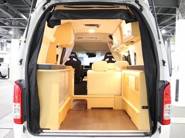 ハイエースバン 　キャンピング　バーデングランデ　４ＷＤ　ＦＦヒーター　家庭用ＡＣ　トリプルサブ　インバーター１５００Ｗ　エアロソーラー　ＭＡＸＦＡＮ　電子レンジ　縦型ＤＣ冷蔵庫　　社外前後ショックリアスタビ　グランデ（37枚目）