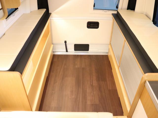 ハイエースバン 　キャンピング　バーデングランデ　４ＷＤ　ＦＦヒーター　家庭用ＡＣ　トリプルサブ　インバーター１５００Ｗ　エアロソーラー　ＭＡＸＦＡＮ　電子レンジ　縦型ＤＣ冷蔵庫　　社外前後ショックリアスタビ　グランデ（51枚目）