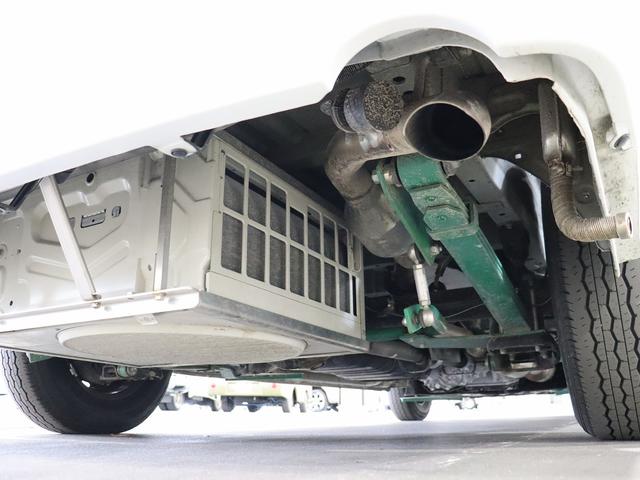 ハイエースバン 　キャンピング　バーデングランデ　４ＷＤ　ＦＦヒーター　家庭用ＡＣ　トリプルサブ　インバーター１５００Ｗ　エアロソーラー　ＭＡＸＦＡＮ　電子レンジ　縦型ＤＣ冷蔵庫　　社外前後ショックリアスタビ　グランデ（67枚目）