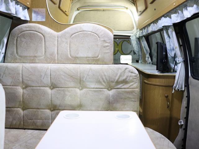 グランドハイエース  キャンピング ファイブスター 4WD ベバストFFヒーター ツインサブ インバーター1500W フレキソーラー DC冷蔵庫 19型TV フィルムアンテナ 2段ベッド サイドオーニング レンタアップ(2枚目)