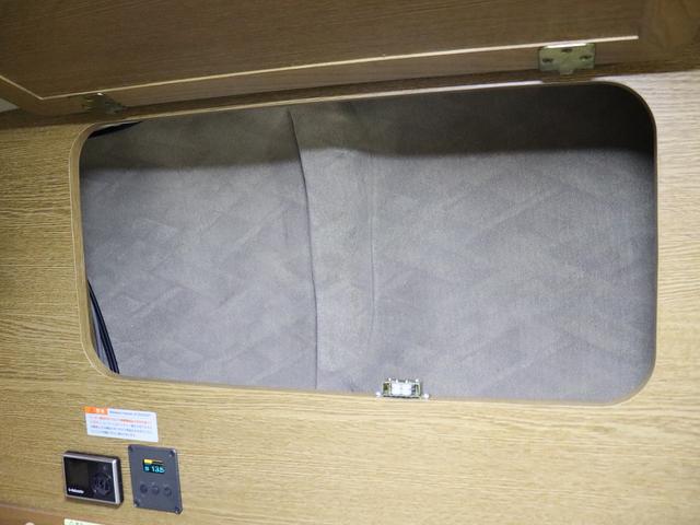 グランドハイエース  キャンピング ファイブスター 4WD ベバストFFヒーター ツインサブ インバーター1500W フレキソーラー DC冷蔵庫 19型TV フィルムアンテナ 2段ベッド サイドオーニング レンタアップ(21枚目)