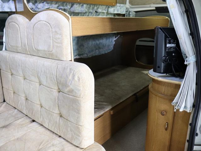 グランドハイエース  キャンピング ファイブスター 4WD ベバストFFヒーター ツインサブ インバーター1500W フレキソーラー DC冷蔵庫 19型TV フィルムアンテナ 2段ベッド サイドオーニング レンタアップ(25枚目)