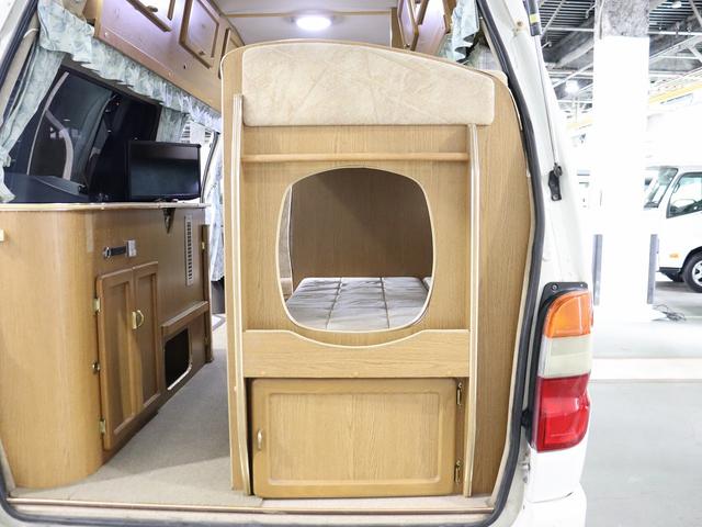 グランドハイエース  キャンピング ファイブスター 4WD ベバストFFヒーター ツインサブ インバーター1500W フレキソーラー DC冷蔵庫 19型TV フィルムアンテナ 2段ベッド サイドオーニング レンタアップ(27枚目)