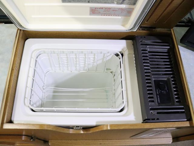 グランドハイエース  キャンピング ファイブスター 4WD ベバストFFヒーター ツインサブ インバーター1500W フレキソーラー DC冷蔵庫 19型TV フィルムアンテナ 2段ベッド サイドオーニング レンタアップ(56枚目)
