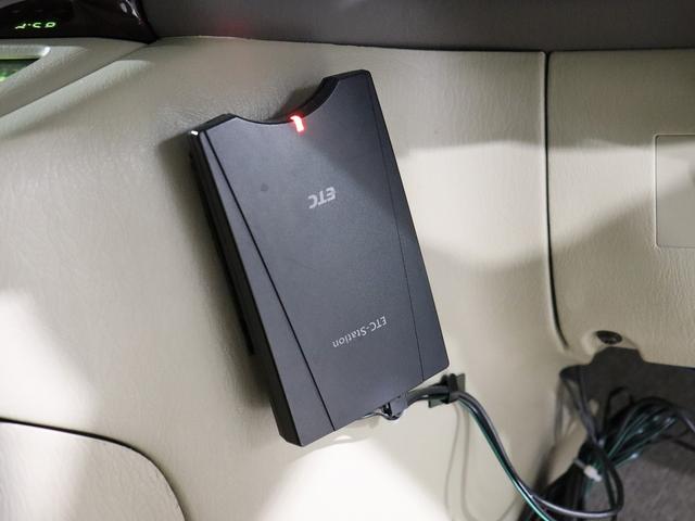 グランドハイエース  キャンピング ファイブスター 4WD ベバストFFヒーター ツインサブ インバーター1500W フレキソーラー DC冷蔵庫 19型TV フィルムアンテナ 2段ベッド サイドオーニング レンタアップ(73枚目)