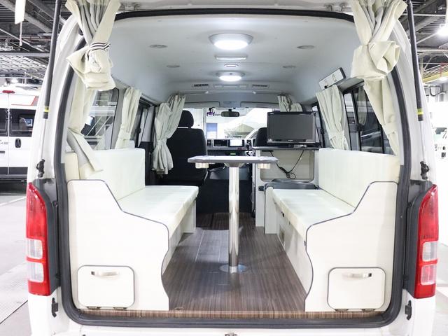 ハイエースワゴン キャンピング パスワゴン 4WD ベバストFFヒーター DCポータブル冷蔵庫 ツインサブバッテリー インバーター125W 19型TV 走行充電 排水ポリタンク10L 前後ドラレコ 社外エンスタ(4枚目)