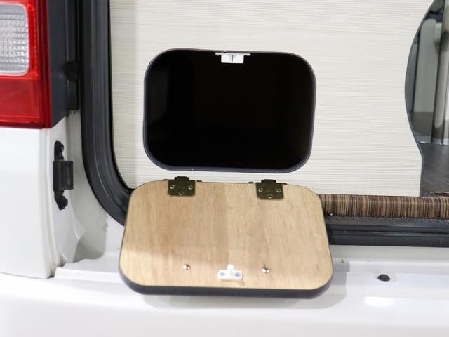 ハイエースワゴン キャンピング パスワゴン 4WD ベバストFFヒーター DCポータブル冷蔵庫 ツインサブバッテリー インバーター125W 19型TV 走行充電 排水ポリタンク10L 前後ドラレコ 社外エンスタ(8枚目)