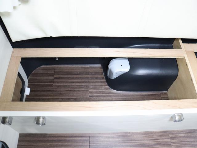 ハイエースワゴン キャンピング パスワゴン 4WD ベバストFFヒーター DCポータブル冷蔵庫 ツインサブバッテリー インバーター125W 19型TV 走行充電 排水ポリタンク10L 前後ドラレコ 社外エンスタ(32枚目)