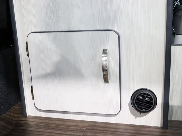 ハイエースワゴン キャンピング パスワゴン 4WD ベバストFFヒーター DCポータブル冷蔵庫 ツインサブバッテリー インバーター125W 19型TV 走行充電 排水ポリタンク10L 前後ドラレコ 社外エンスタ(45枚目)