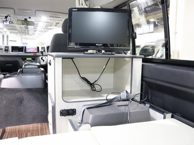 ハイエースワゴン キャンピング パスワゴン 4WD ベバストFFヒーター DCポータブル冷蔵庫 ツインサブバッテリー インバーター125W 19型TV 走行充電 排水ポリタンク10L 前後ドラレコ 社外エンスタ(52枚目)