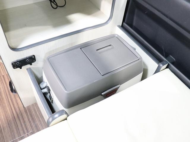 ハイエースワゴン キャンピング パスワゴン 4WD ベバストFFヒーター DCポータブル冷蔵庫 ツインサブバッテリー インバーター125W 19型TV 走行充電 排水ポリタンク10L 前後ドラレコ 社外エンスタ(54枚目)