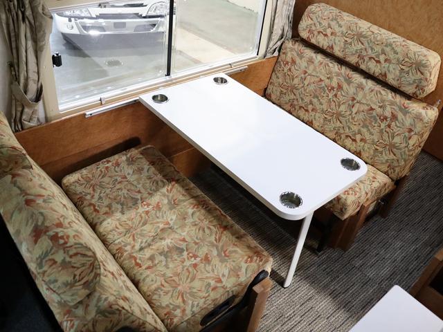 カムロード キャンピング グランド大地 4WD ベバストFFヒーター 家庭用エアコン サブバッテリー DC冷蔵庫 電子レンジ インバーター1500W MAXFAN ガゼルアンテナ Sオーニング 前後社外ショック(5枚目)