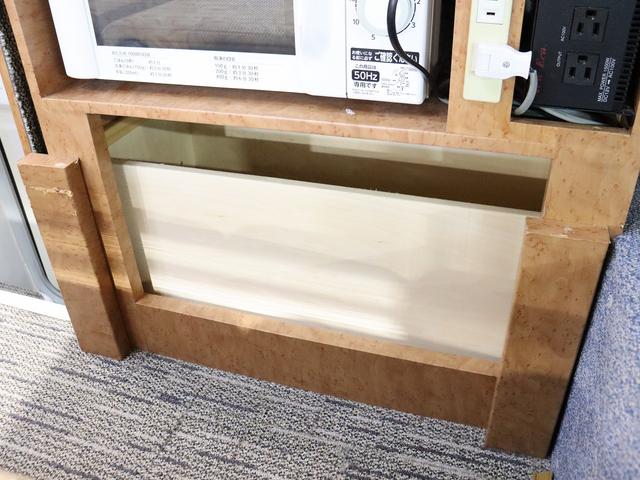 カムロード キャンピング グランド大地 4WD ベバストFFヒーター 家庭用エアコン サブバッテリー DC冷蔵庫 電子レンジ インバーター1500W MAXFAN ガゼルアンテナ Sオーニング 前後社外ショック(27枚目)