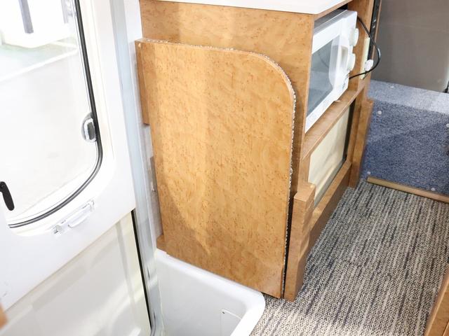 カムロード キャンピング グランド大地 4WD ベバストFFヒーター 家庭用エアコン サブバッテリー DC冷蔵庫 電子レンジ インバーター1500W MAXFAN ガゼルアンテナ Sオーニング 前後社外ショック(28枚目)