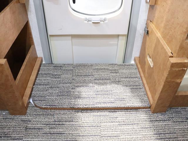 カムロード キャンピング グランド大地 4WD ベバストFFヒーター 家庭用エアコン サブバッテリー DC冷蔵庫 電子レンジ インバーター1500W MAXFAN ガゼルアンテナ Sオーニング 前後社外ショック(29枚目)