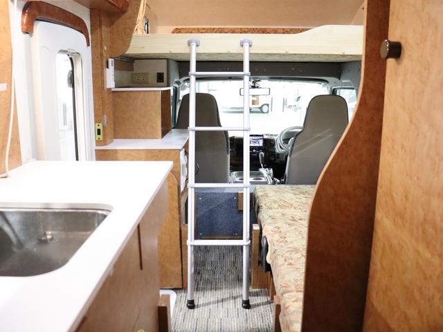 カムロード キャンピング グランド大地 4WD ベバストFFヒーター 家庭用エアコン サブバッテリー DC冷蔵庫 電子レンジ インバーター1500W MAXFAN ガゼルアンテナ Sオーニング 前後社外ショック(33枚目)