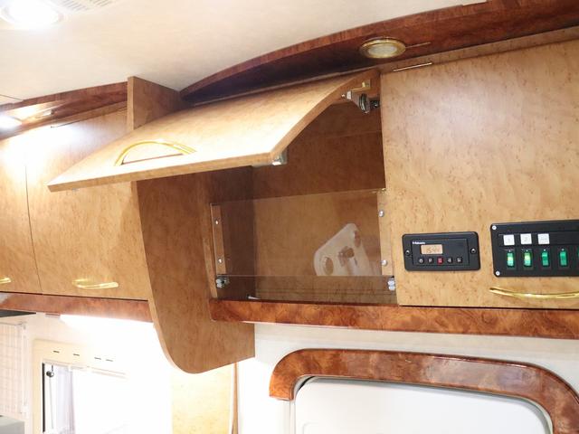 カムロード キャンピング グランド大地 4WD ベバストFFヒーター 家庭用エアコン サブバッテリー DC冷蔵庫 電子レンジ インバーター1500W MAXFAN ガゼルアンテナ Sオーニング 前後社外ショック(38枚目)