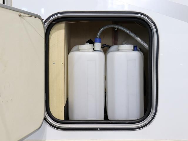 カムロード キャンピング グランド大地 4WD ベバストFFヒーター 家庭用エアコン サブバッテリー DC冷蔵庫 電子レンジ インバーター1500W MAXFAN ガゼルアンテナ Sオーニング 前後社外ショック(66枚目)