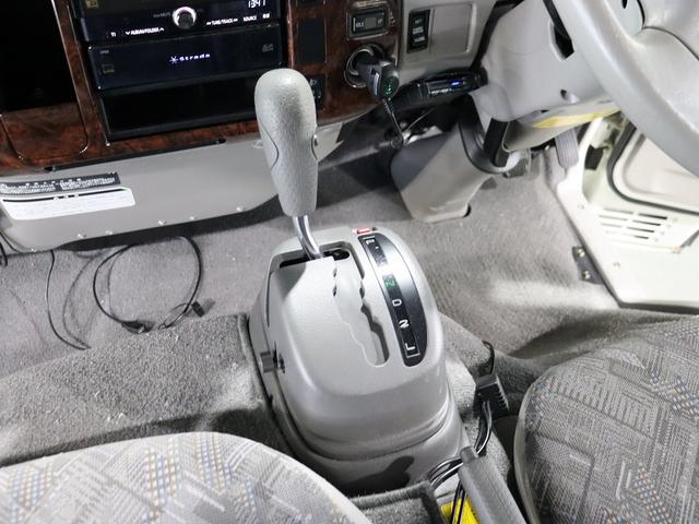 カムロード キャンピング グランド大地 4WD ベバストFFヒーター 家庭用エアコン サブバッテリー DC冷蔵庫 電子レンジ インバーター1500W MAXFAN ガゼルアンテナ Sオーニング 前後社外ショック(78枚目)