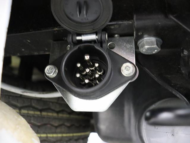 カムロード キャンピング グランド大地 4WD ベバストFFヒーター 家庭用エアコン サブバッテリー DC冷蔵庫 電子レンジ インバーター1500W MAXFAN ガゼルアンテナ Sオーニング 前後社外ショック(79枚目)