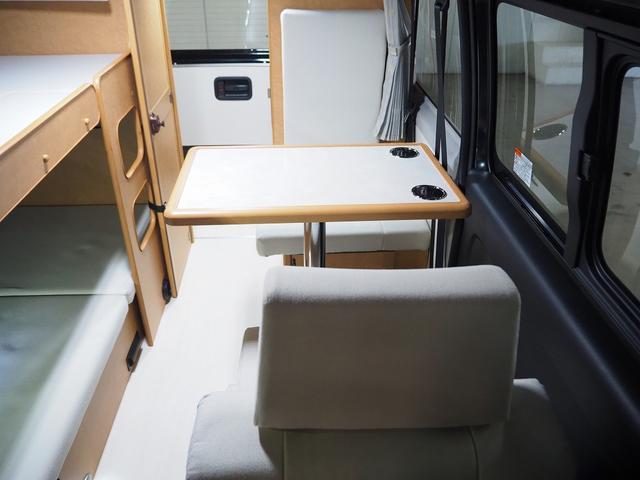ハイエースバン 　キャンピング　ＯＭＣ　北斗　４ＷＤ　ベバストＦＦヒーター　ツインサブ　インバーター１５００Ｗ　電子レンジ　フレキシブルソーラーパネル　サイドオーニング　ポータブルトイレ　１９型ＴＶ　ナビ切替　ナビ連動（6枚目）