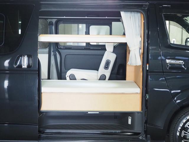 ハイエースバン 　キャンピング　ＯＭＣ　北斗　４ＷＤ　ベバストＦＦヒーター　ツインサブ　インバーター１５００Ｗ　電子レンジ　フレキシブルソーラーパネル　サイドオーニング　ポータブルトイレ　１９型ＴＶ　ナビ切替　ナビ連動（29枚目）