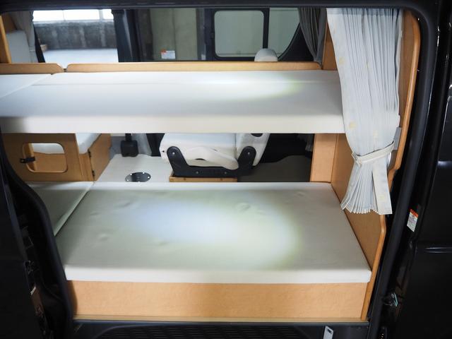 ハイエースバン 　キャンピング　ＯＭＣ　北斗　４ＷＤ　ベバストＦＦヒーター　ツインサブ　インバーター１５００Ｗ　電子レンジ　フレキシブルソーラーパネル　サイドオーニング　ポータブルトイレ　１９型ＴＶ　ナビ切替　ナビ連動（30枚目）