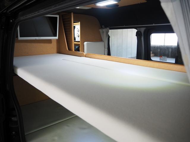 ハイエースバン 　キャンピング　ＯＭＣ　北斗　４ＷＤ　ベバストＦＦヒーター　ツインサブ　インバーター１５００Ｗ　電子レンジ　フレキシブルソーラーパネル　サイドオーニング　ポータブルトイレ　１９型ＴＶ　ナビ切替　ナビ連動（31枚目）