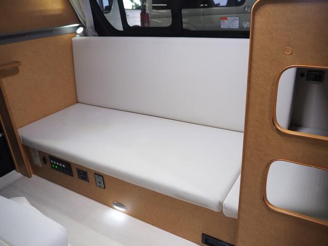ハイエースバン 　キャンピング　ＯＭＣ　北斗　４ＷＤ　ベバストＦＦヒーター　ツインサブ　インバーター１５００Ｗ　電子レンジ　フレキシブルソーラーパネル　サイドオーニング　ポータブルトイレ　１９型ＴＶ　ナビ切替　ナビ連動（42枚目）